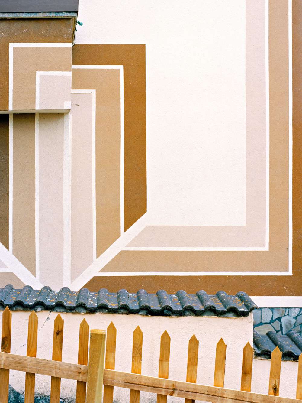 Untitled (striped wall), 2016, 38x30cm