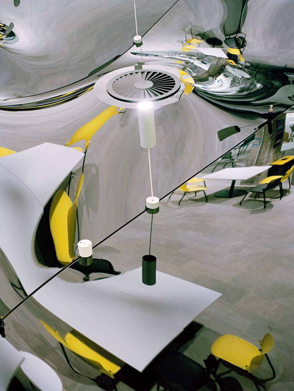 The Hall, 2018 (Fine Art Pigment Print, framed, 133 x 100 cm)